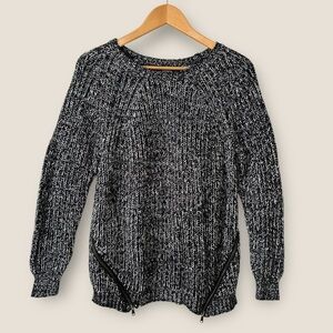 Forever 21 Black White Knitted Sweater